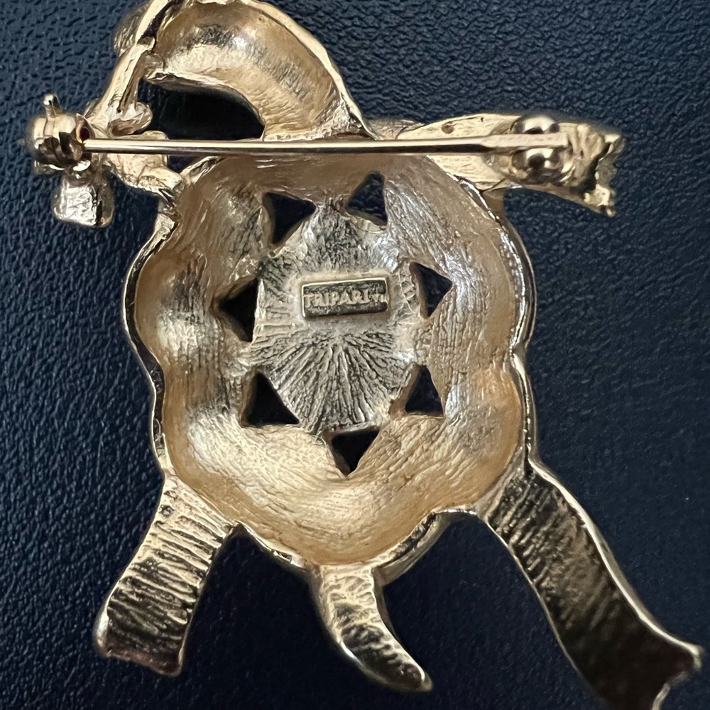 Trifari Gold and Blue Turtle Brooch Set - Picture 7 of 9